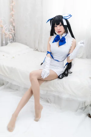 《赫斯提亚》｜香草喵露露 · 20张写真
