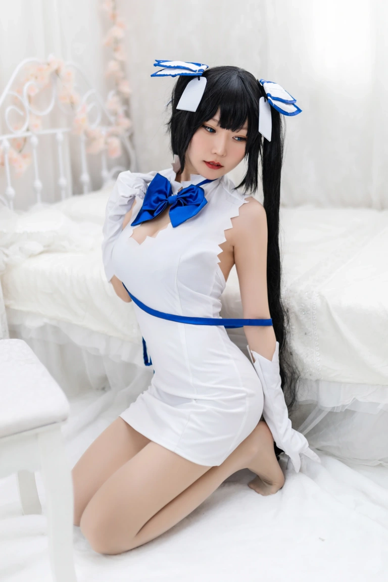 《赫斯提亚》｜香草喵露露 · 20张写真