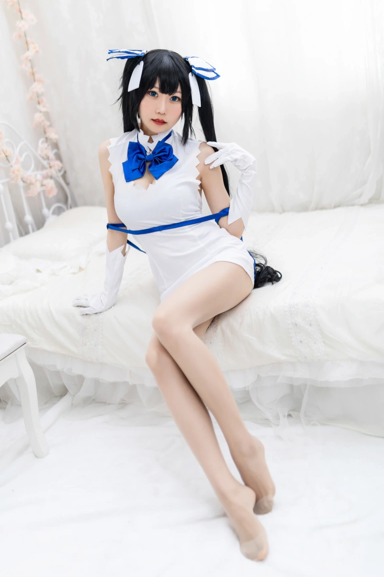 《赫斯提亚》｜香草喵露露 · 20张写真