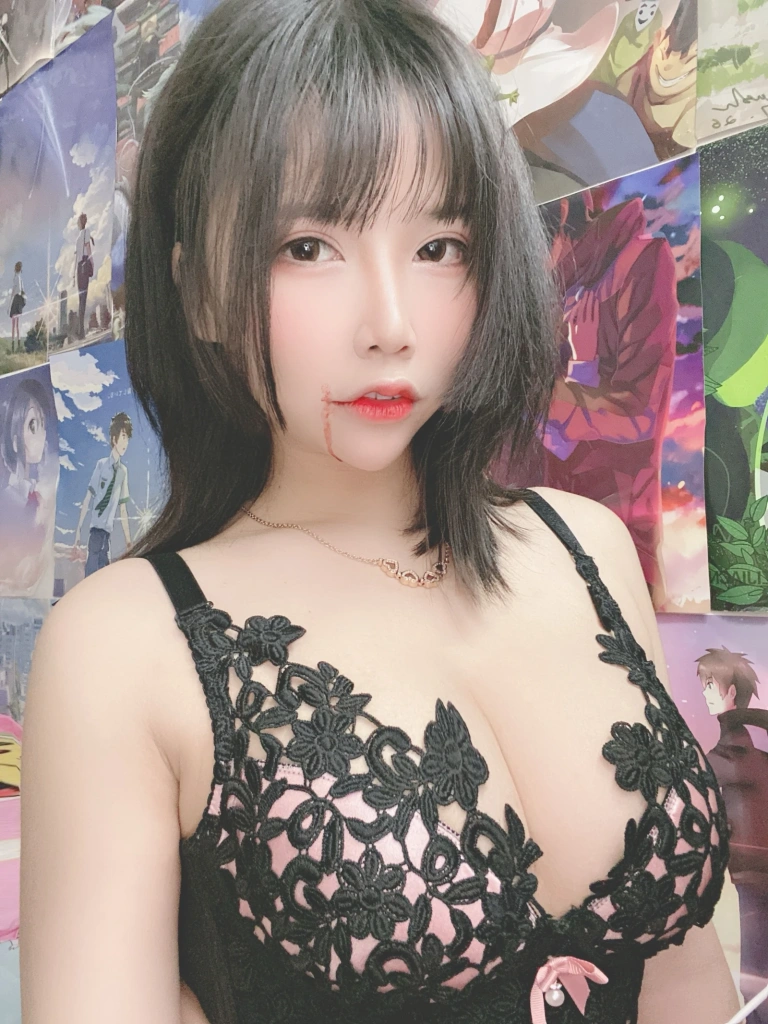 《限量手机自拍》｜抱走莫子 · 29张写真、3 个视频