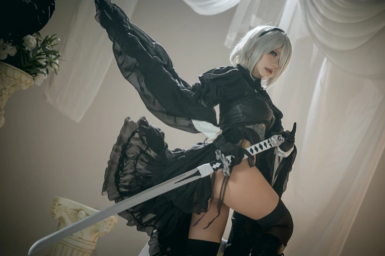 《尼尔 2B 连衣裙》｜是一只熊仔 · 6张写真