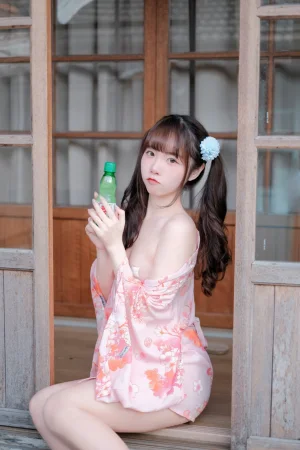 《夏日浴衣 純慾粉嫩少女🌸》｜可可小白兔 · 34张写真