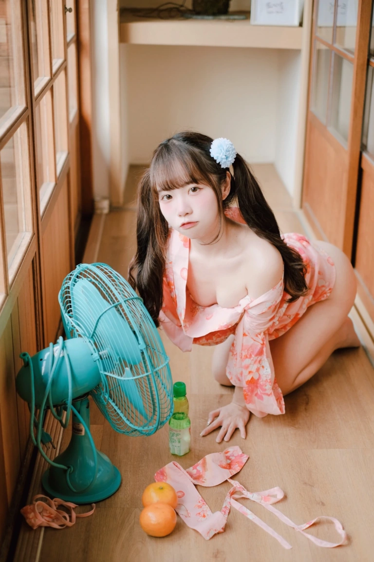 《夏日浴衣 純慾粉嫩少女🌸》｜可可小白兔 · 34张写真
