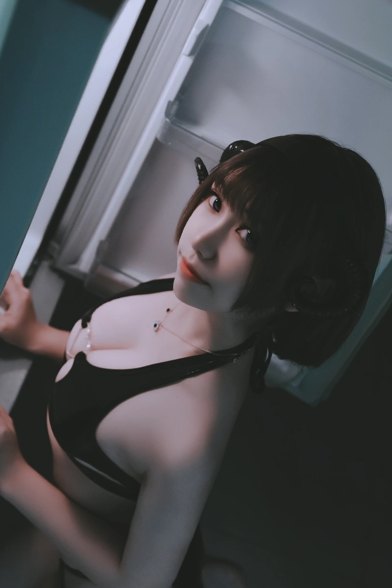 《小恶魔》｜芋圆侑子 · 9张写真
