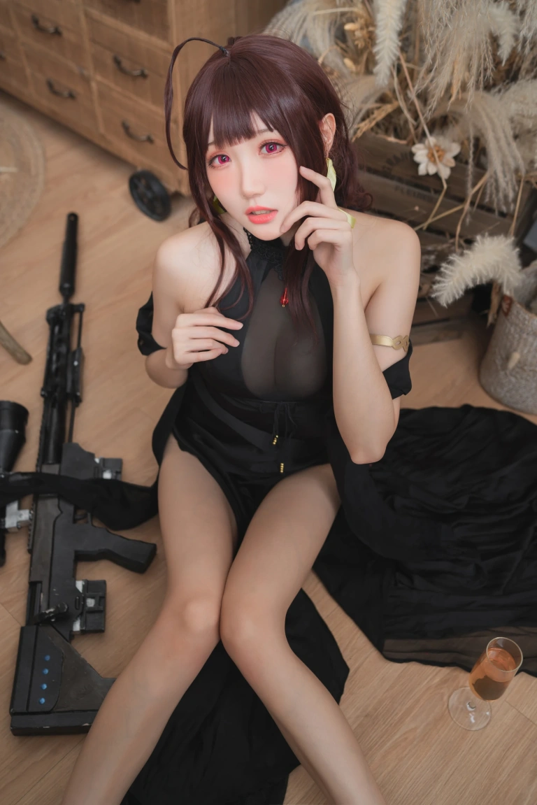 《DSR-50 旗袍》｜瓜希酱 · 16张写真