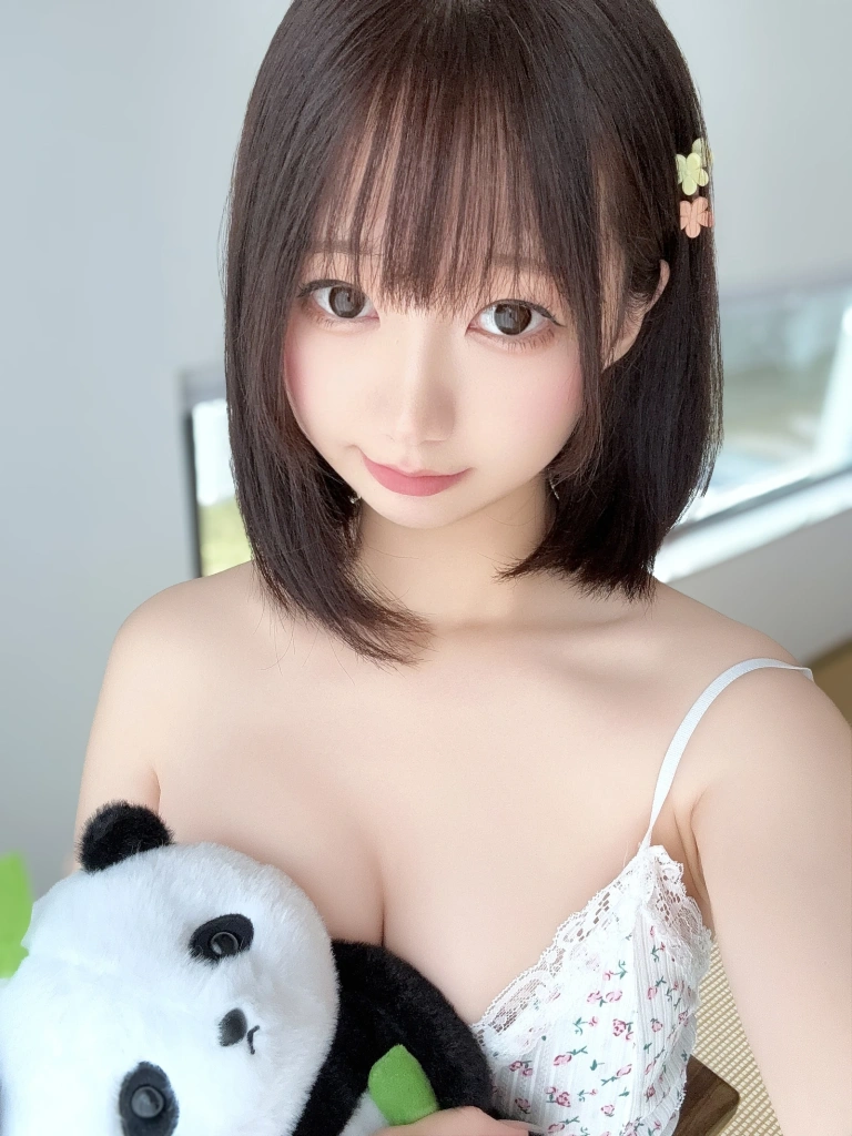 《[Fantia] 2025年01月订阅》｜雫しずく · 391张写真