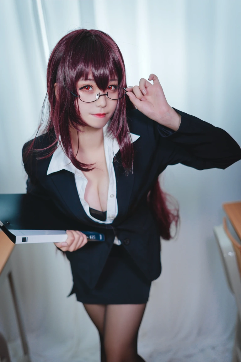 《师匠教师》｜蜜汁猫裘 · 11张写真