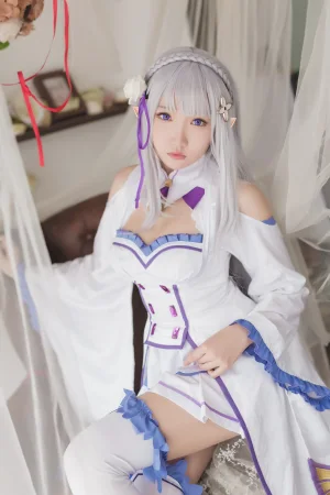 《艾米莉亚》｜瓜希酱 · 16张写真