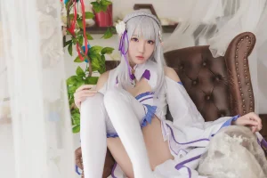 《艾米莉亚》｜瓜希酱 · 16张写真