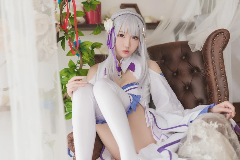 《艾米莉亚》｜瓜希酱 · 16张写真