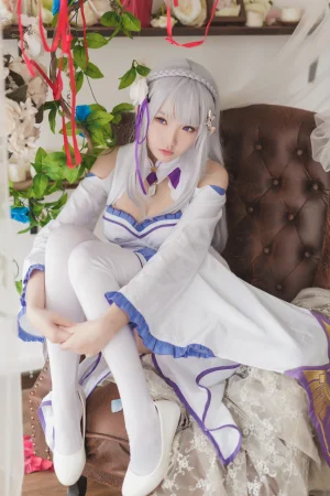 《艾米莉亚》｜瓜希酱 · 16张写真