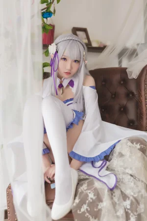 《艾米莉亚》｜瓜希酱 · 16张写真