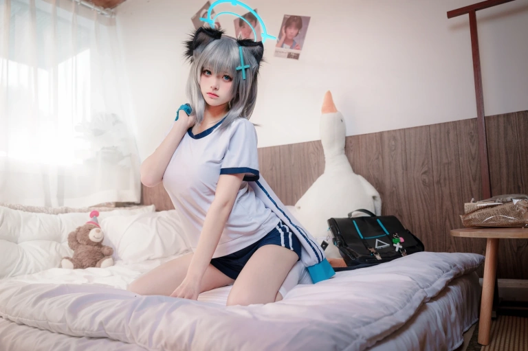 《体操服白子》｜九柒喵 · 17张写真