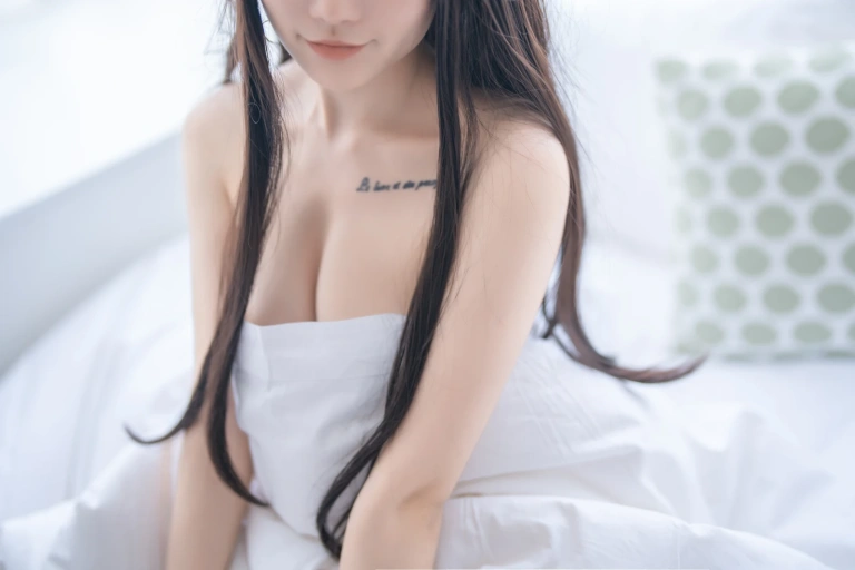 《午睡》｜桃良阿宅 · 20张写真