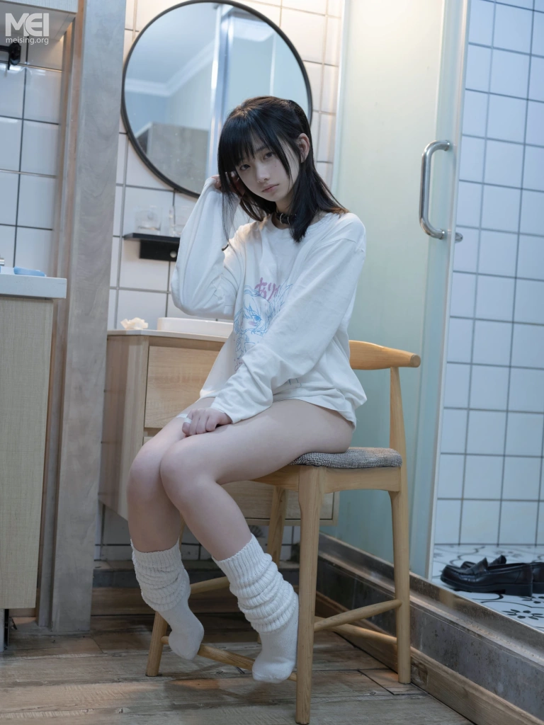 《少女秩序 千澄 人気アイドル千澄最新作・ルーズソックス少女》｜千澄 · 43张写真