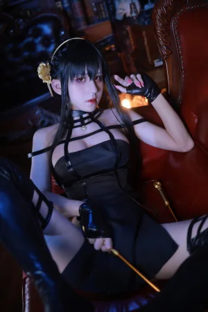 《约尔礼服》｜桜满三时 · 45张写真