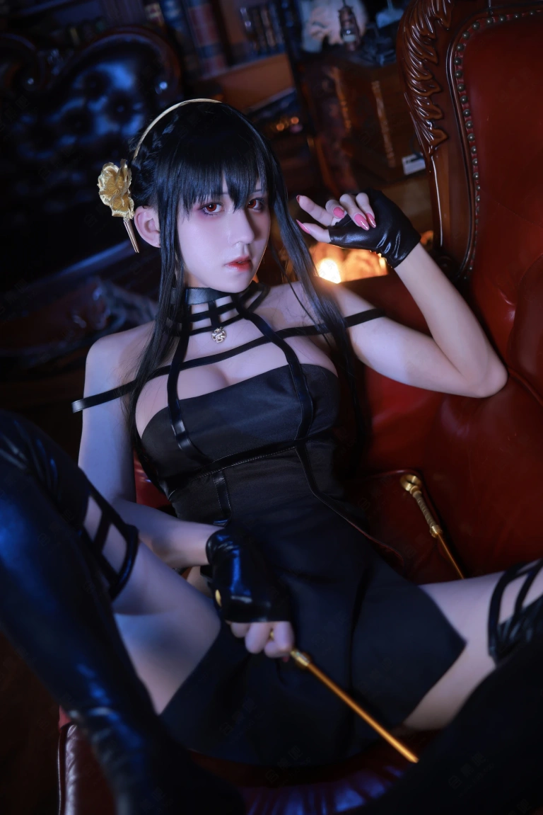 《约尔礼服》｜桜满三时 · 45张写真