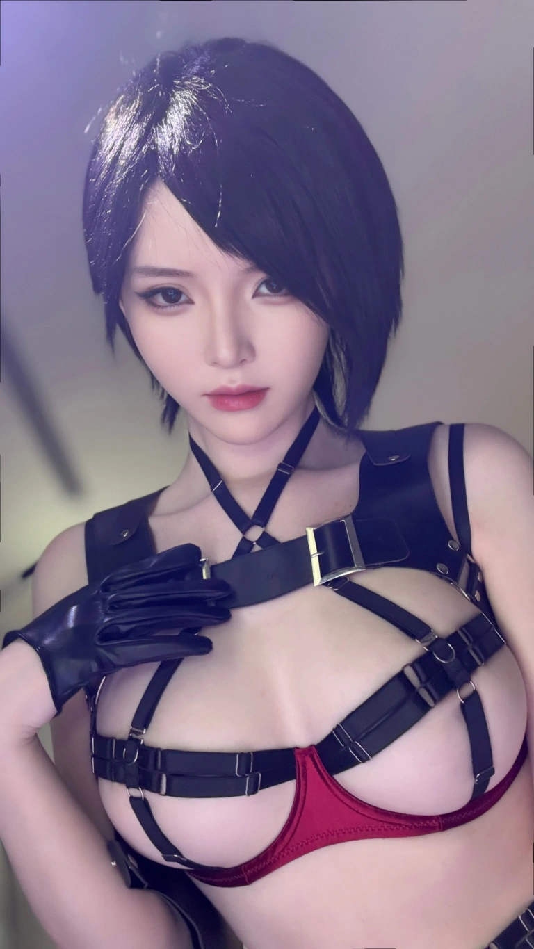 《生化危机 艾达王》｜一小央泽 · 51张写真、3 个视频