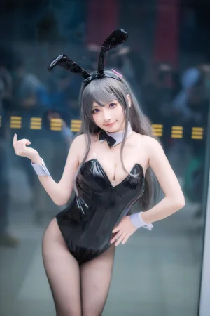 《麻衣学姐》｜是三不是世 · 60张写真、1 个视频