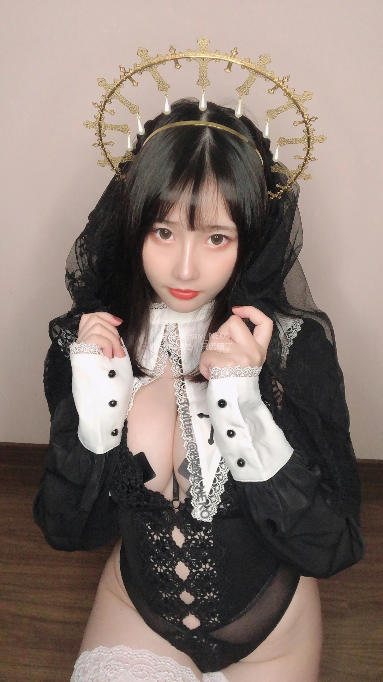 《Fantia 2022年09月会员合集》｜一只废喵 · 35张写真