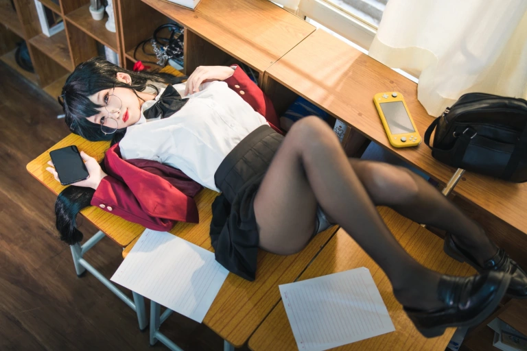 《碧蓝航线 大凤JK》｜狐玖玖 · 20张写真