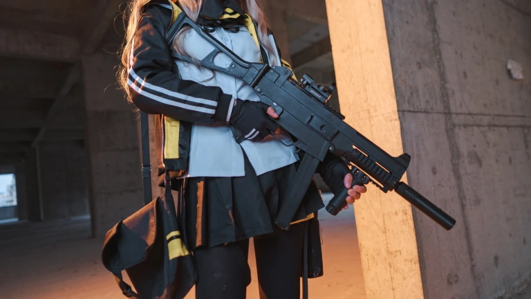 《UMP45》｜面饼仙儿 · 26张写真