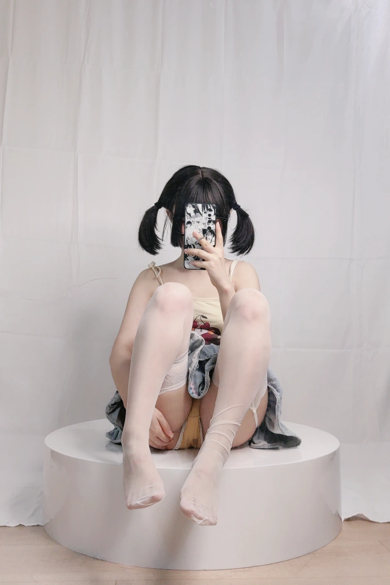 《绫蛋糕裙吊带袜汐》｜神沢永莉 · 22张写真