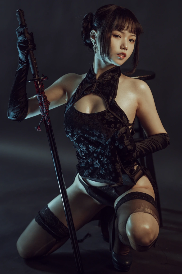 《穿旗袍耍剑》｜七月喵子 · 32张写真