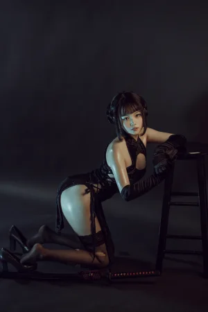 《穿旗袍耍剑》｜七月喵子 · 32张写真