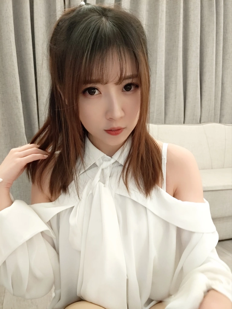 《条纹提花白衬衣》｜小女巫露娜 · 39张写真