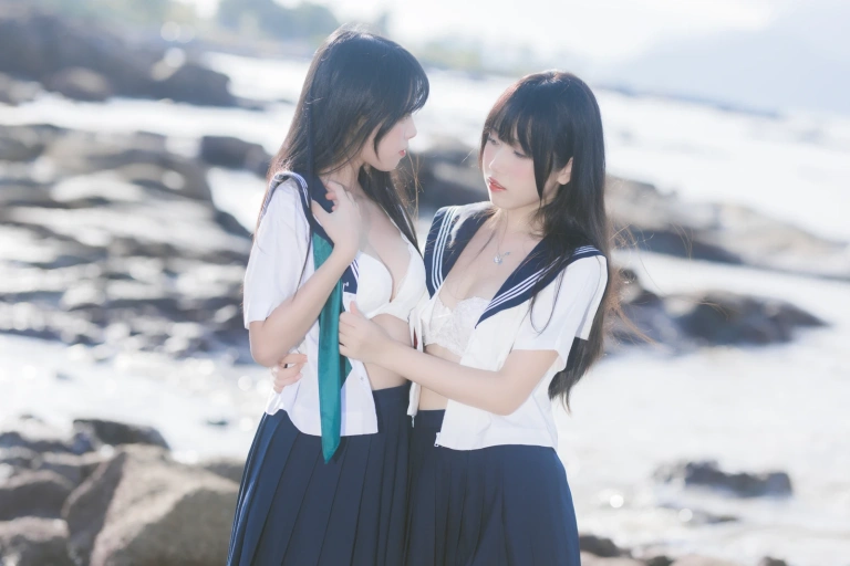 《水手服百合黑丝》｜三無人型&不呆猫 · 51张写真、1 个视频