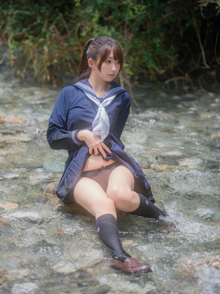 《川で水遊び》｜雫しずく · 110张写真