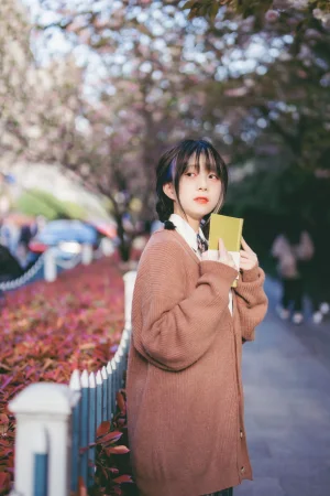 《想和你一起在四月吹春风》｜清青琴玖 · 25张写真