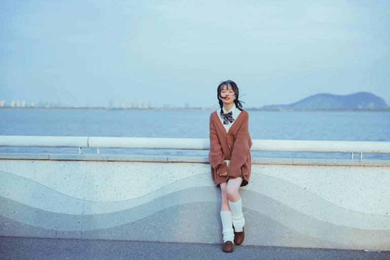 《想和你一起在四月吹春风》｜清青琴玖 · 25张写真