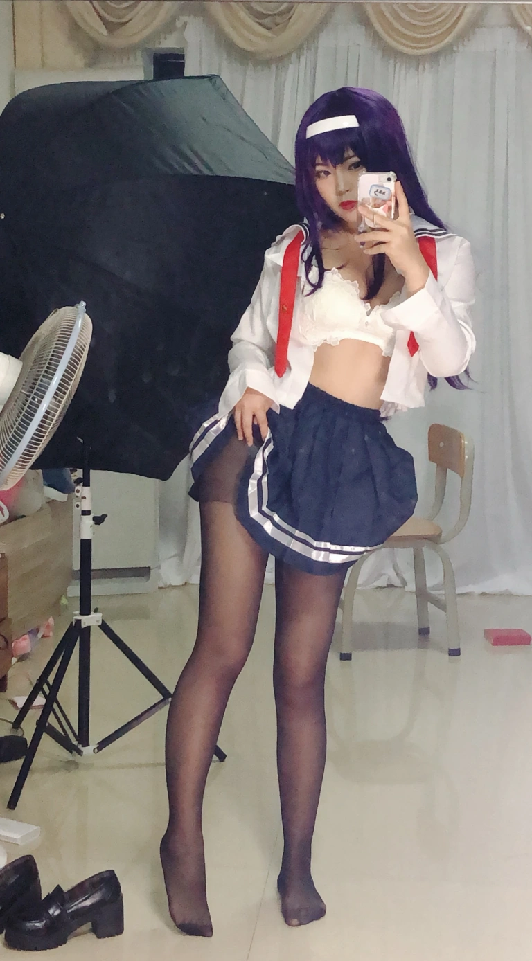 《学姐校服自拍》｜白烨 · 26张写真