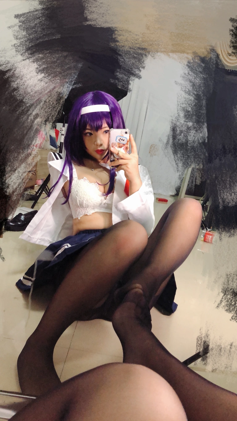 《学姐校服自拍》｜白烨 · 26张写真