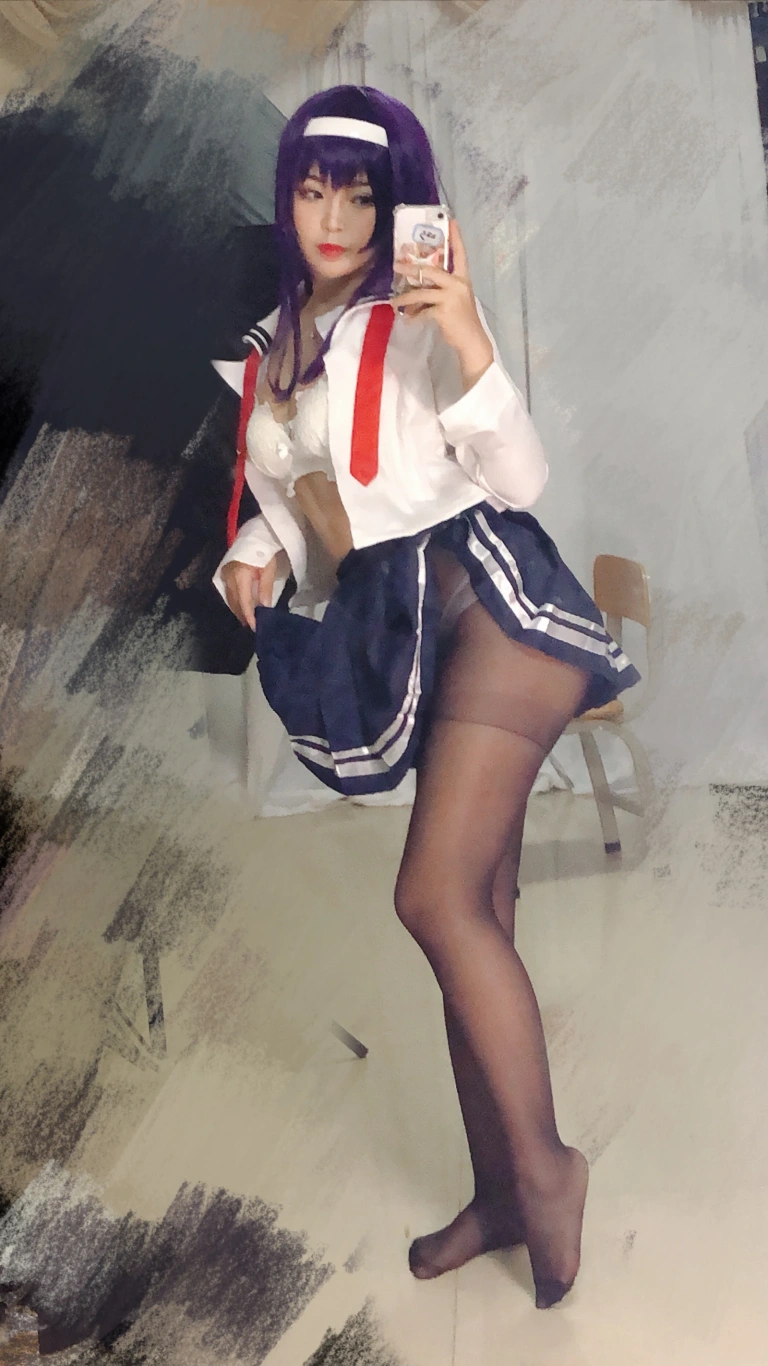 《学姐校服自拍》｜白烨 · 26张写真