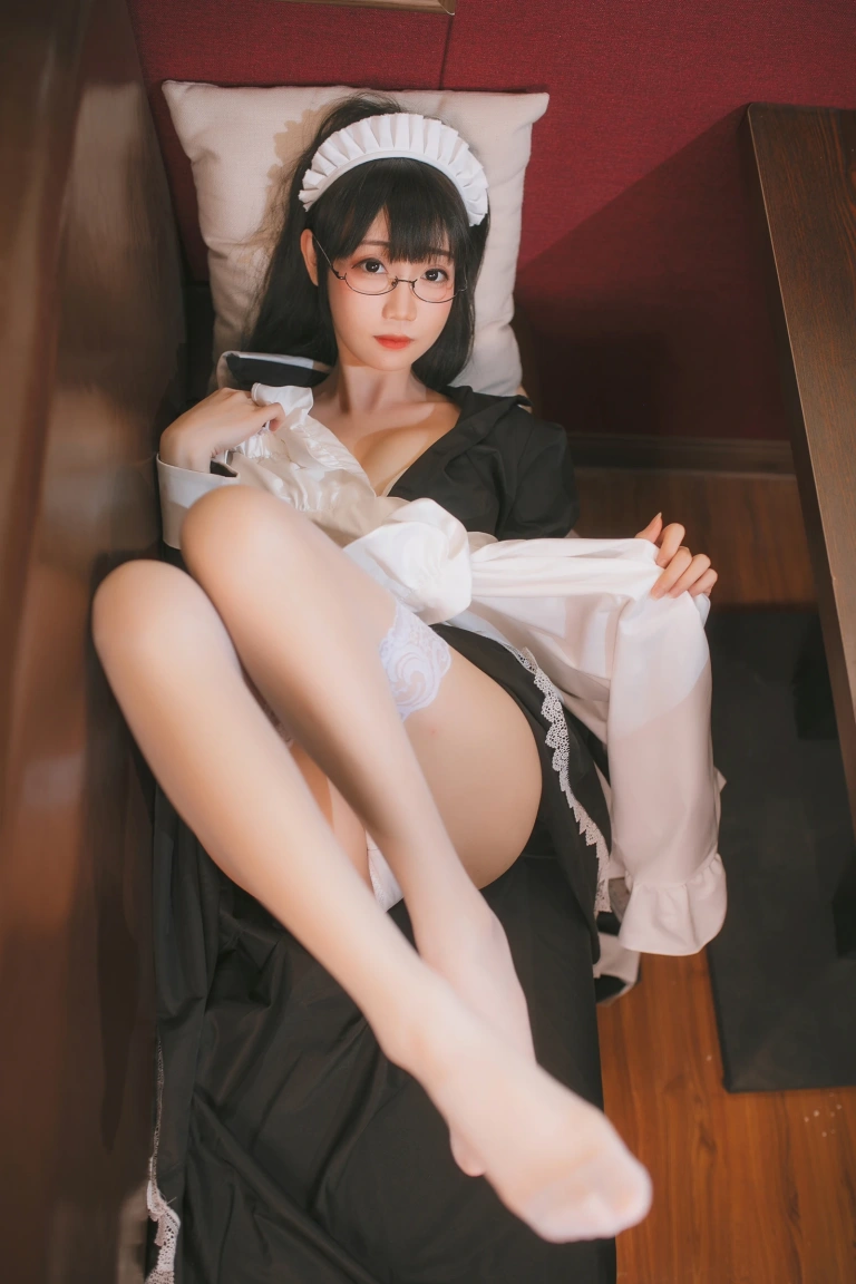 《女仆》｜焖焖碳 · 33张写真