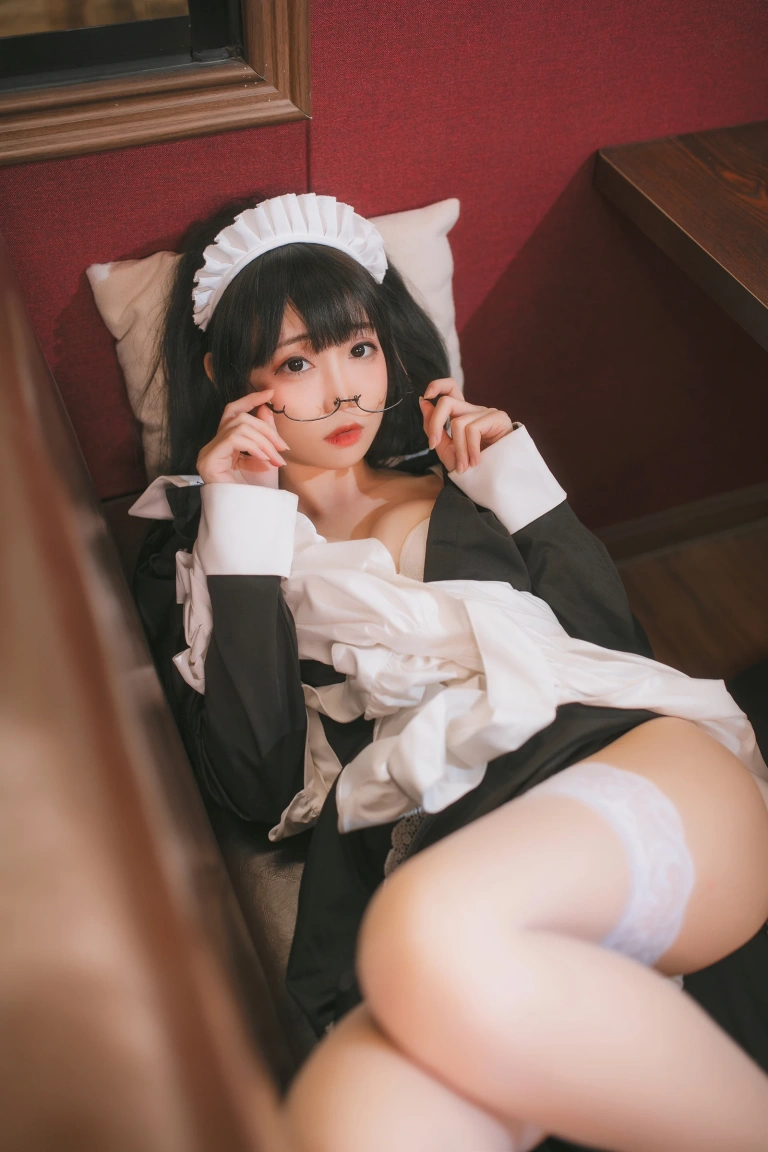 《女仆》｜焖焖碳 · 33张写真
