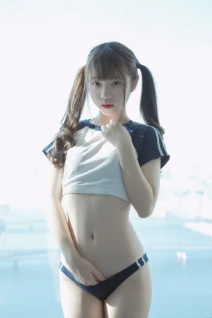 《情人節の禮物 體操服少女》｜可可小白兔 · 35张写真