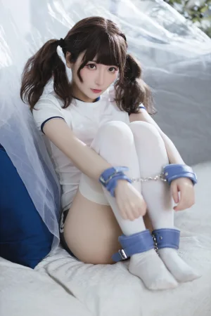 《束缚》｜是三不是世 · 37张写真