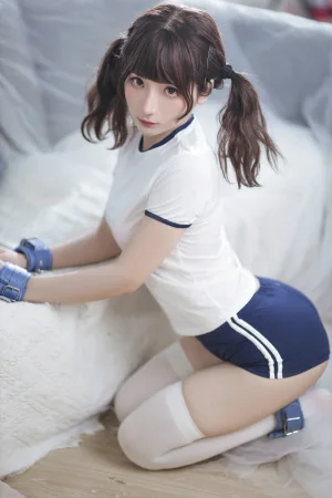 《束缚》｜是三不是世 · 37张写真