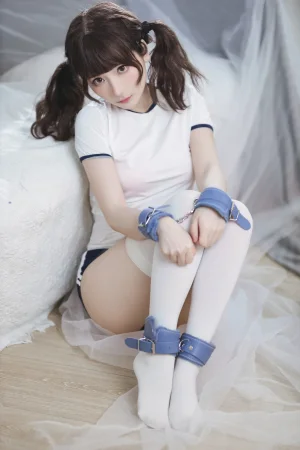 《束缚》｜是三不是世 · 37张写真