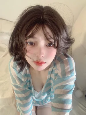 《居家女友》｜真宝 · 98张写真、1 个视频
