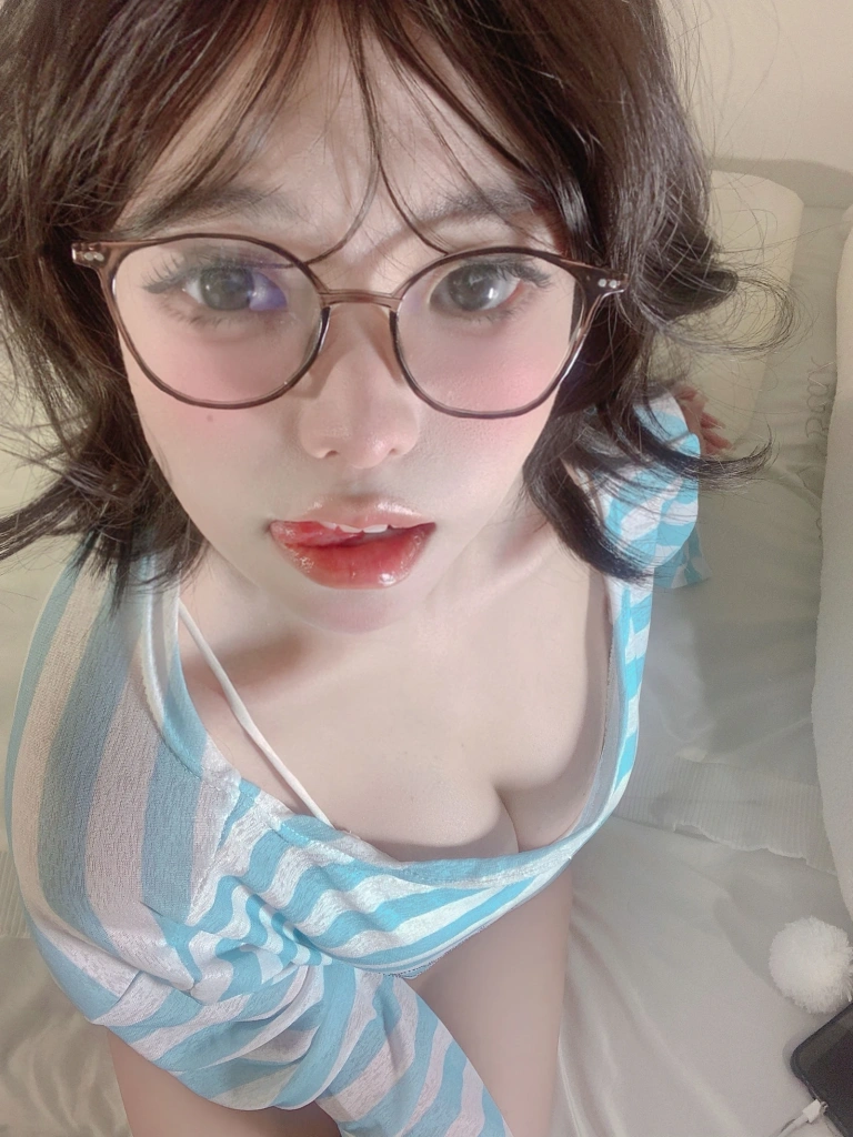 《居家女友》｜真宝 · 98张写真、1 个视频