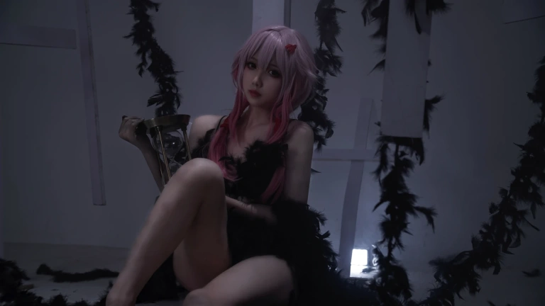 《黑羽》｜小和甜酒 · 9张写真