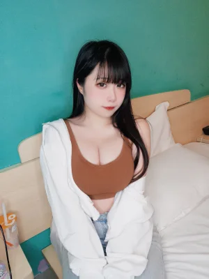 《运动内搭》｜贞子蜜桃 · 10张写真、1 个视频