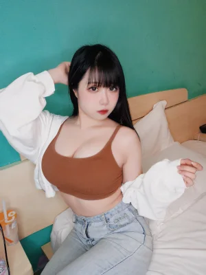 《运动内搭》｜贞子蜜桃 · 10张写真、1 个视频