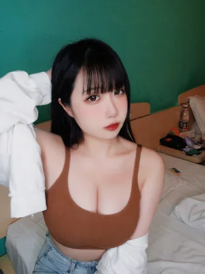 《运动内搭》｜贞子蜜桃 · 10张写真、1 个视频