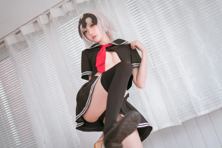 《黑贞德 校服》｜瓜希酱 · 13张写真